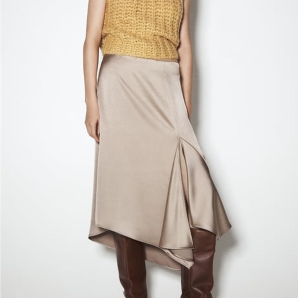 New Zara -LINE SILHOUETTE SATIN EFFECT SKIRT - Picture 1 of 8